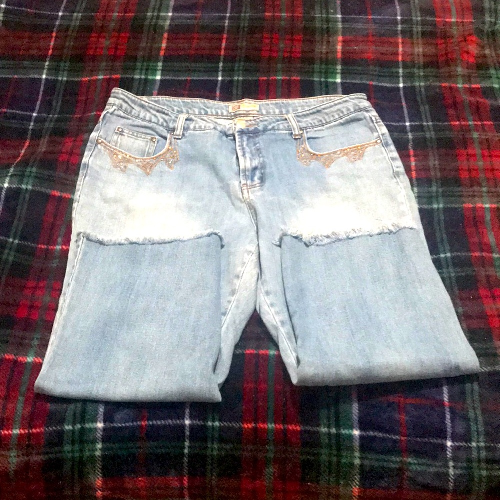 Faded glory stretch embellished capris